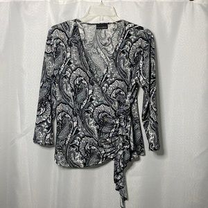 ❗️MOVING SALE❗️ Wrap Top with Paisley Pattern